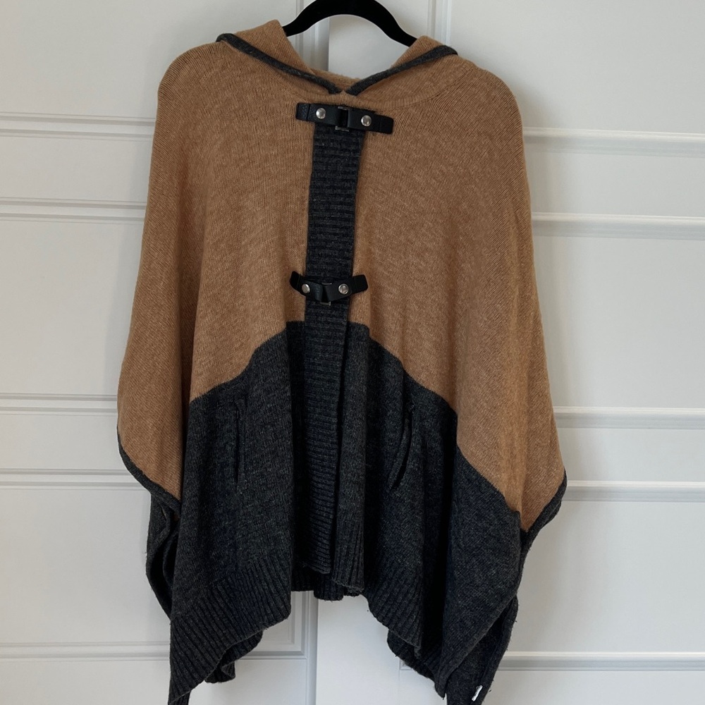 Max Studio Hooded Colorblock Buckle Poncho Sweater Large